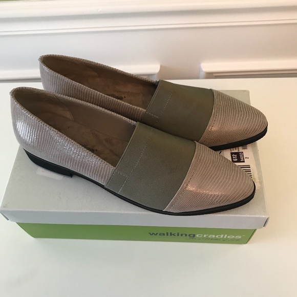 womens walking flats